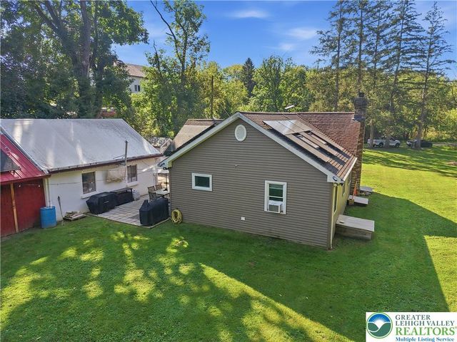 5640 Sullivan Trail, Plainfield Twp, PA 18040