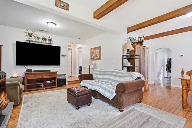 5640 Sullivan Trail, Plainfield Twp, PA 18040