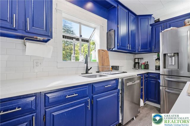 5640 Sullivan Trail, Plainfield Twp, PA 18040