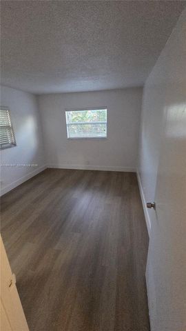 1125 NE 16th Pl 212, Fort Lauderdale, FL 33305