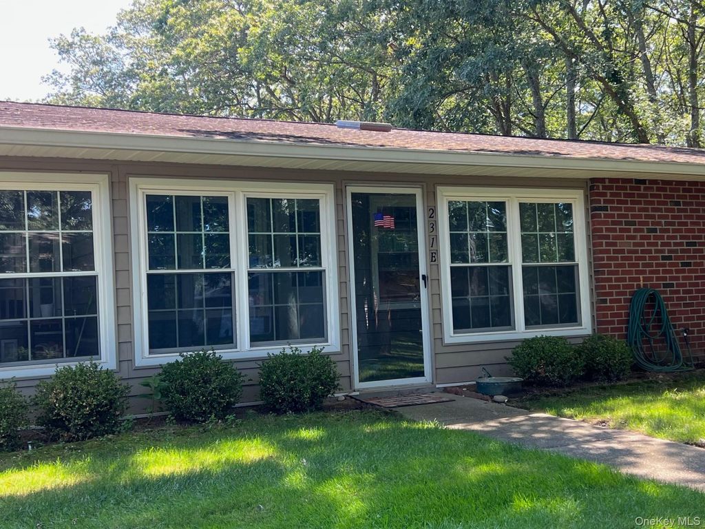 231E Blackpool Court, Ridge, NY 11961