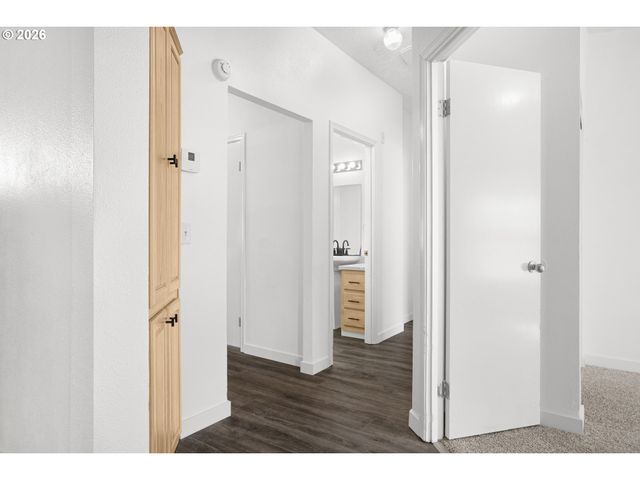 5517 Se LEXINGTON St, Portland, OR 97206