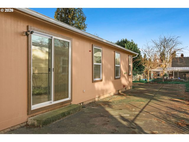 5517 Se LEXINGTON St, Portland, OR 97206
