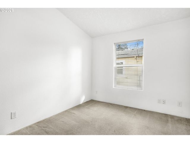 5517 Se LEXINGTON St, Portland, OR 97206