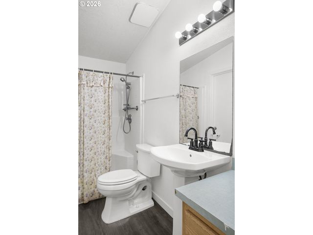 5517 Se LEXINGTON St, Portland, OR 97206
