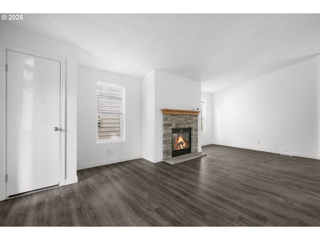 5517 Se LEXINGTON St, Portland, OR 97206