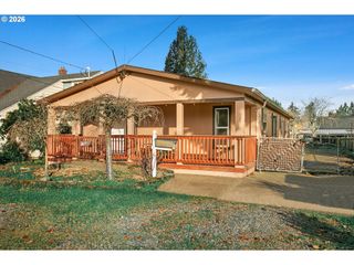 5517 Se LEXINGTON St, Portland, OR 97206