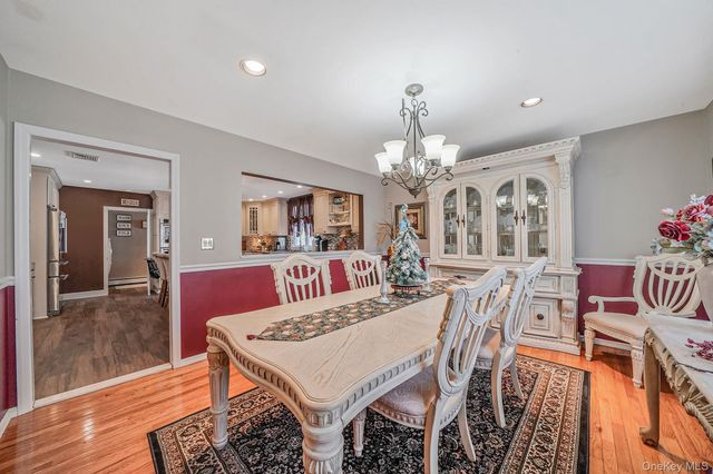 3 Biscayne Avenue, Farmingville, NY 11738