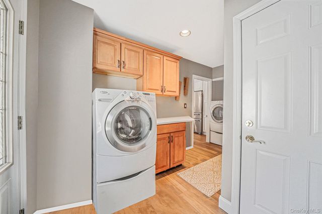 3 Biscayne Avenue, Farmingville, NY 11738