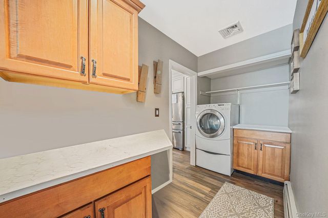 3 Biscayne Avenue, Farmingville, NY 11738