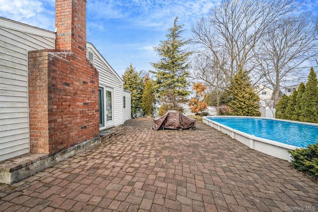 3 Biscayne Avenue, Farmingville, NY 11738