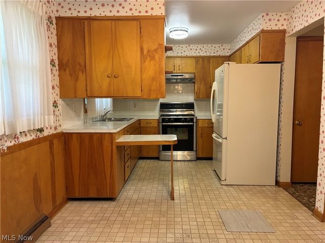 464 Catherine Street, Youngstown, OH 44505