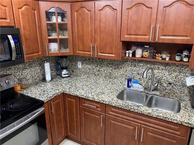 600 NW 210th St 102-28, Miami Gardens, FL 33169