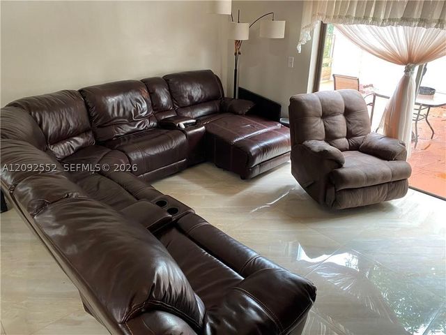 600 NW 210th St 102-28, Miami Gardens, FL 33169