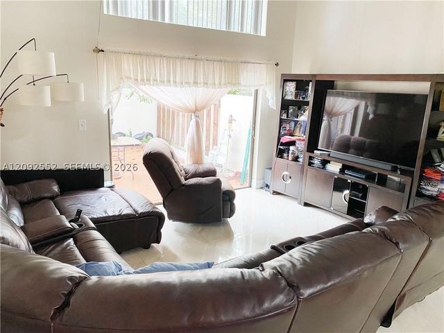 600 NW 210th St 102-28, Miami Gardens, FL 33169