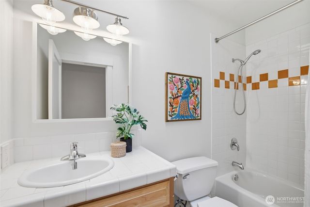 4606 41St Avenue S, Seattle, WA 98118