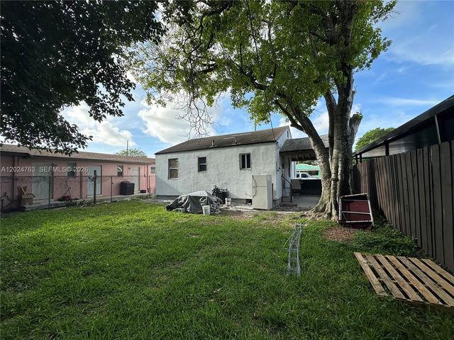 1773 NW 45th St, Miami, FL 33142