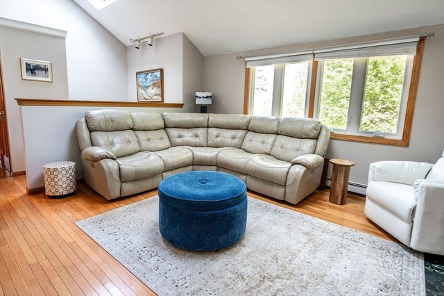 11 Fairview Ln, Weymouth, MA 02190