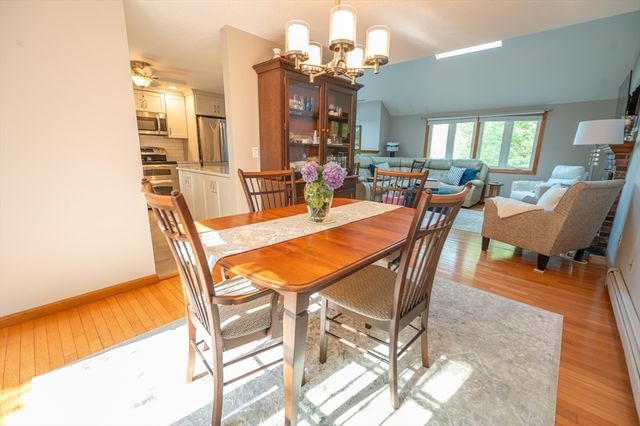 11 Fairview Ln, Weymouth, MA 02190