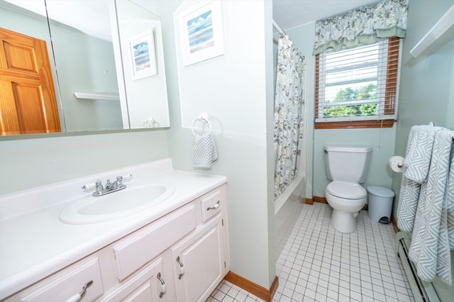 11 Fairview Ln, Weymouth, MA 02190
