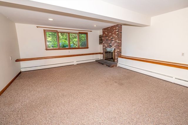 11 Fairview Ln, Weymouth, MA 02190