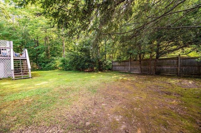 11 Fairview Ln, Weymouth, MA 02190