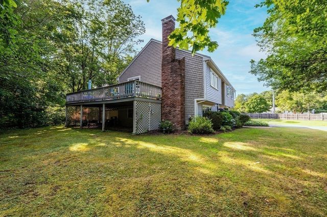 11 Fairview Ln, Weymouth, MA 02190
