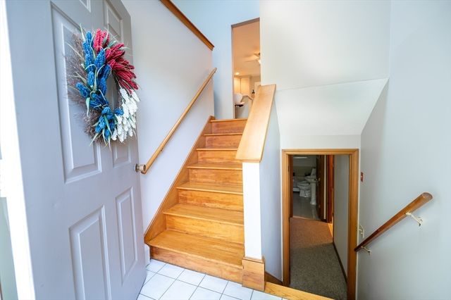 11 Fairview Ln, Weymouth, MA 02190