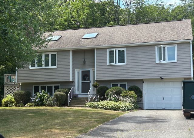 11 Fairview Ln, Weymouth, MA 02190