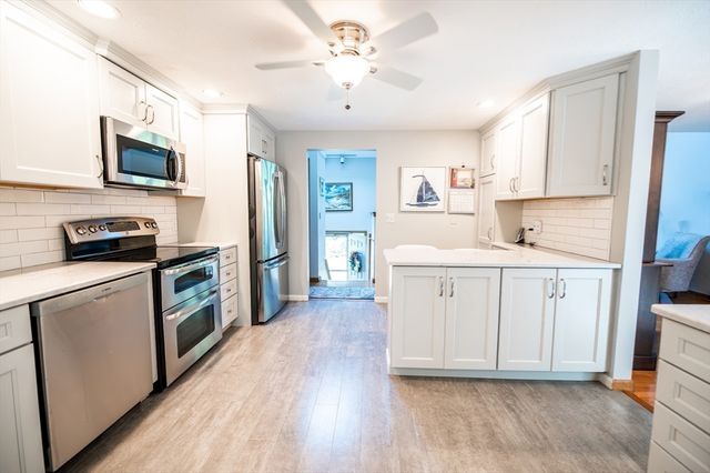 11 Fairview Ln, Weymouth, MA 02190