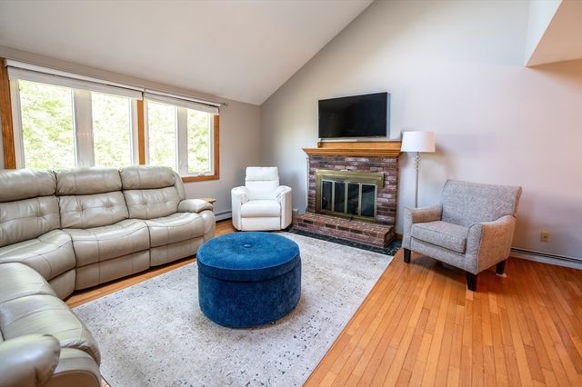 11 Fairview Ln, Weymouth, MA 02190