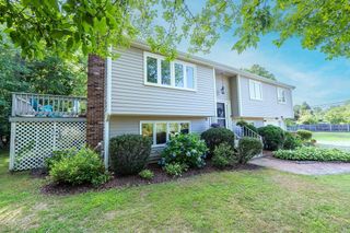 11 Fairview Ln, Weymouth, MA 02190