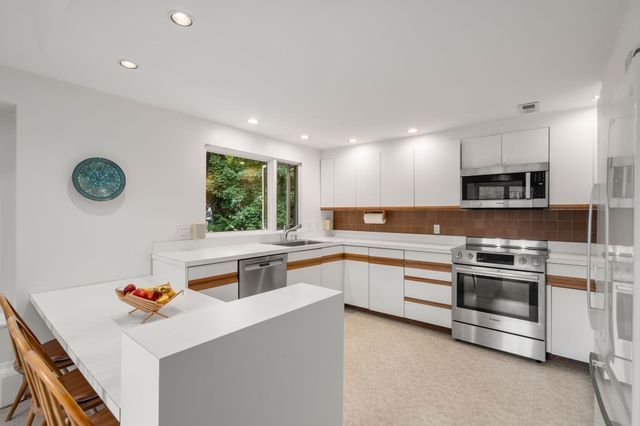 287 Glen Rd, Weston, MA 02493
