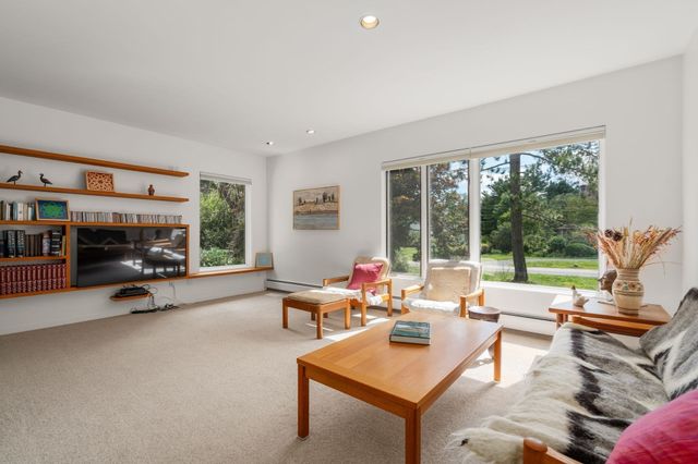 287 Glen Rd, Weston, MA 02493