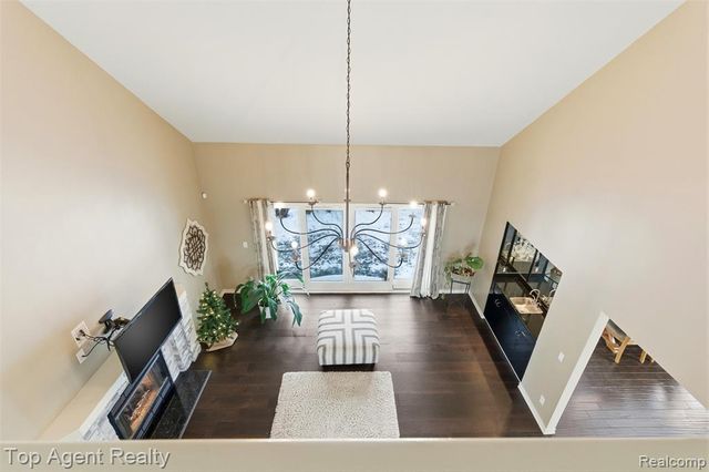 2239 Regency Hills Drive, Shelby Twp, MI 48316