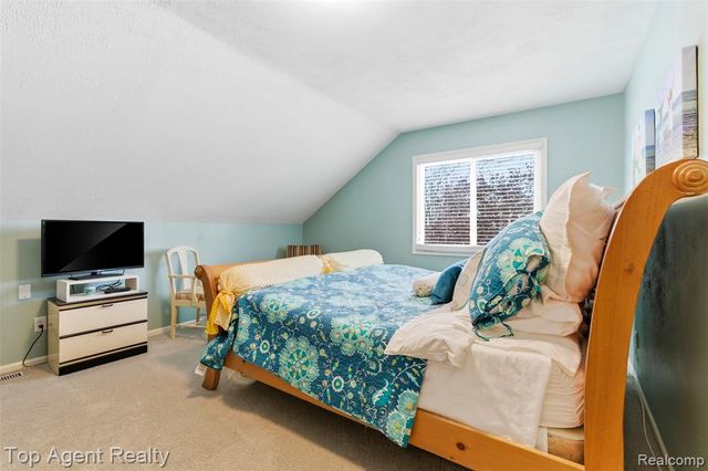 2239 Regency Hills Drive, Shelby Twp, MI 48316