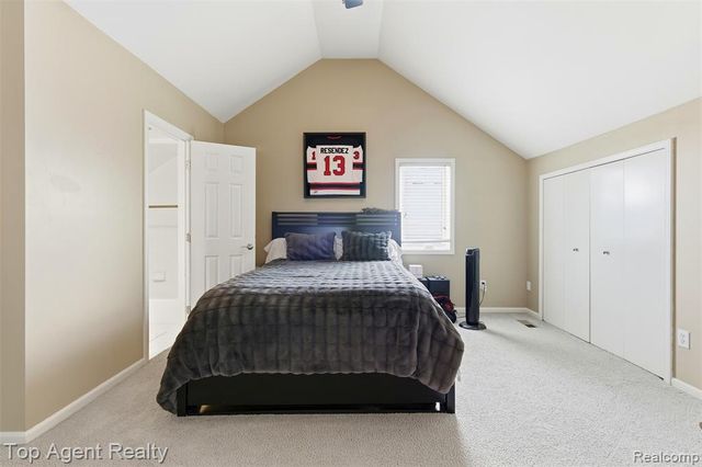 2239 Regency Hills Drive, Shelby Twp, MI 48316