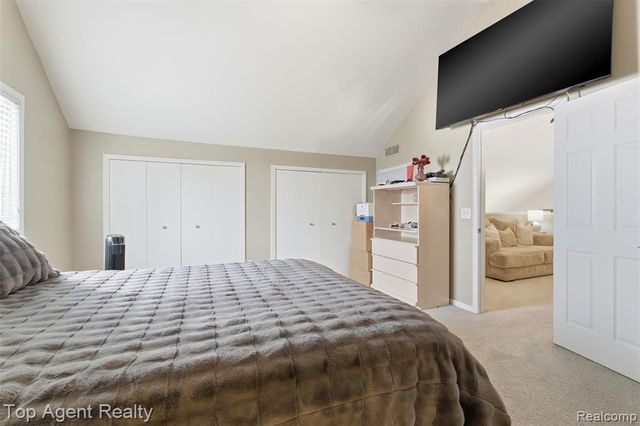 2239 Regency Hills Drive, Shelby Twp, MI 48316