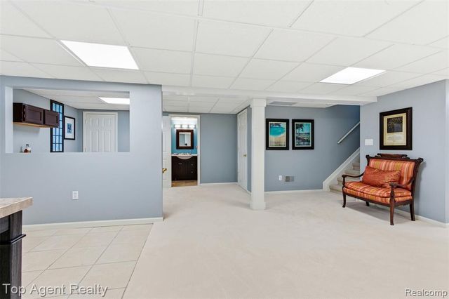 2239 Regency Hills Drive, Shelby Twp, MI 48316