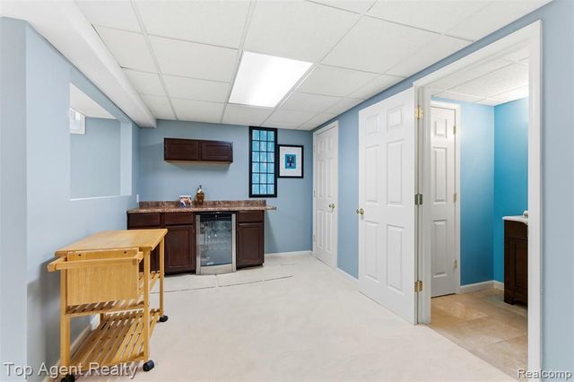 2239 Regency Hills Drive, Shelby Twp, MI 48316