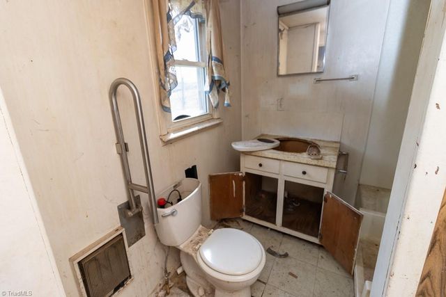 1757 Jewel Road, Danbury, NC 27016