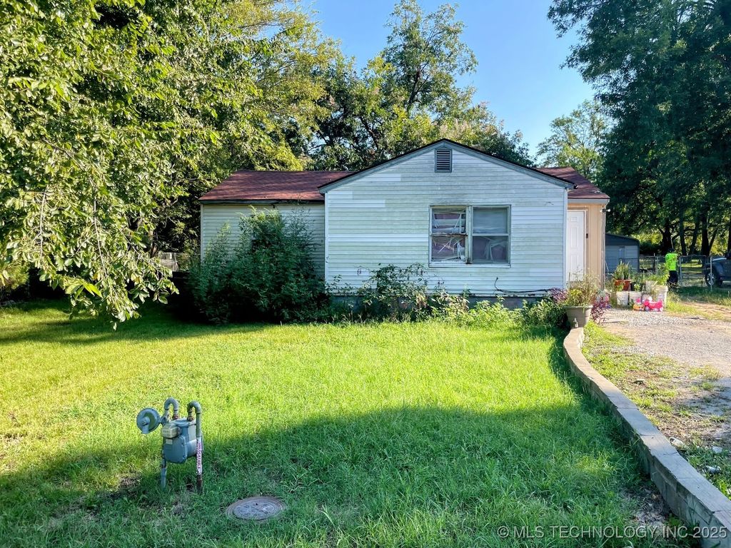 1538 E 67TH ST N Street North, Tulsa, OK 74126