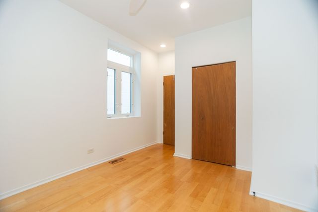 1207 E 44th Place, Chicago, IL 60653