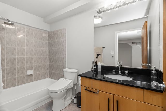 1207 E 44th Place, Chicago, IL 60653