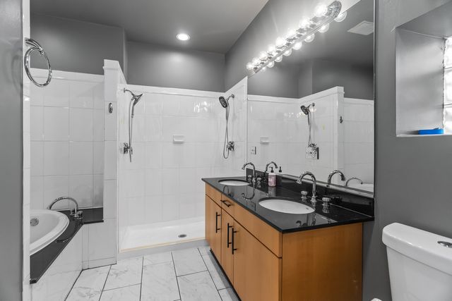 1207 E 44th Place, Chicago, IL 60653