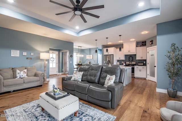 108 Smt Crk Dr, Elizabethtown, KY 42701