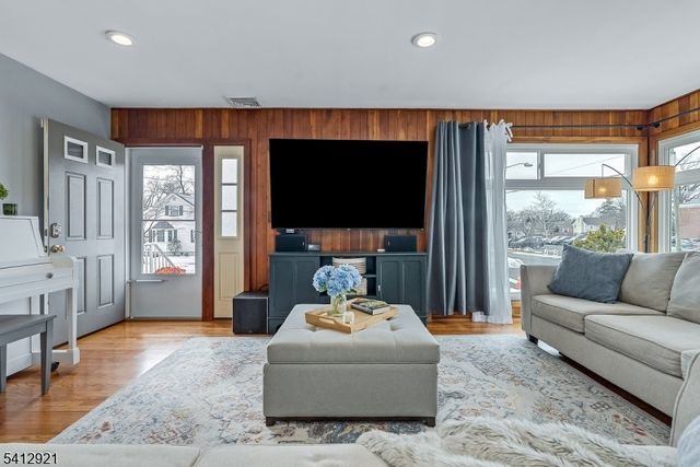 381 Dogwood Dr, Union Twp., NJ 07083