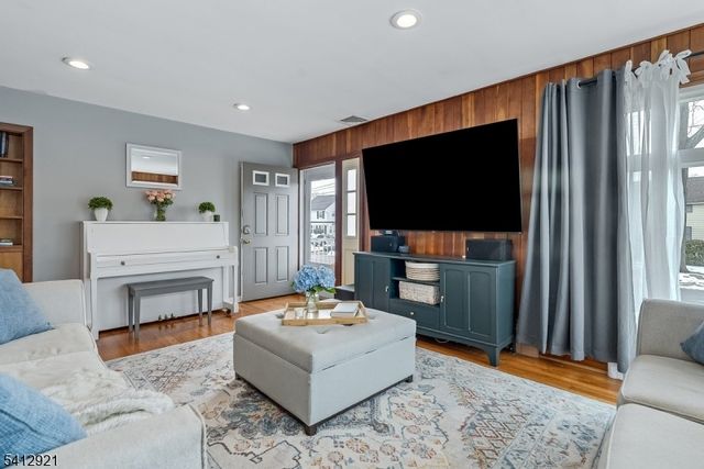 381 Dogwood Dr, Union Twp., NJ 07083