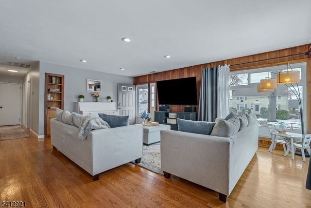 381 Dogwood Dr, Union Twp., NJ 07083