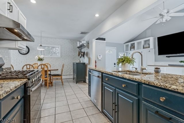 381 Dogwood Dr, Union Twp., NJ 07083